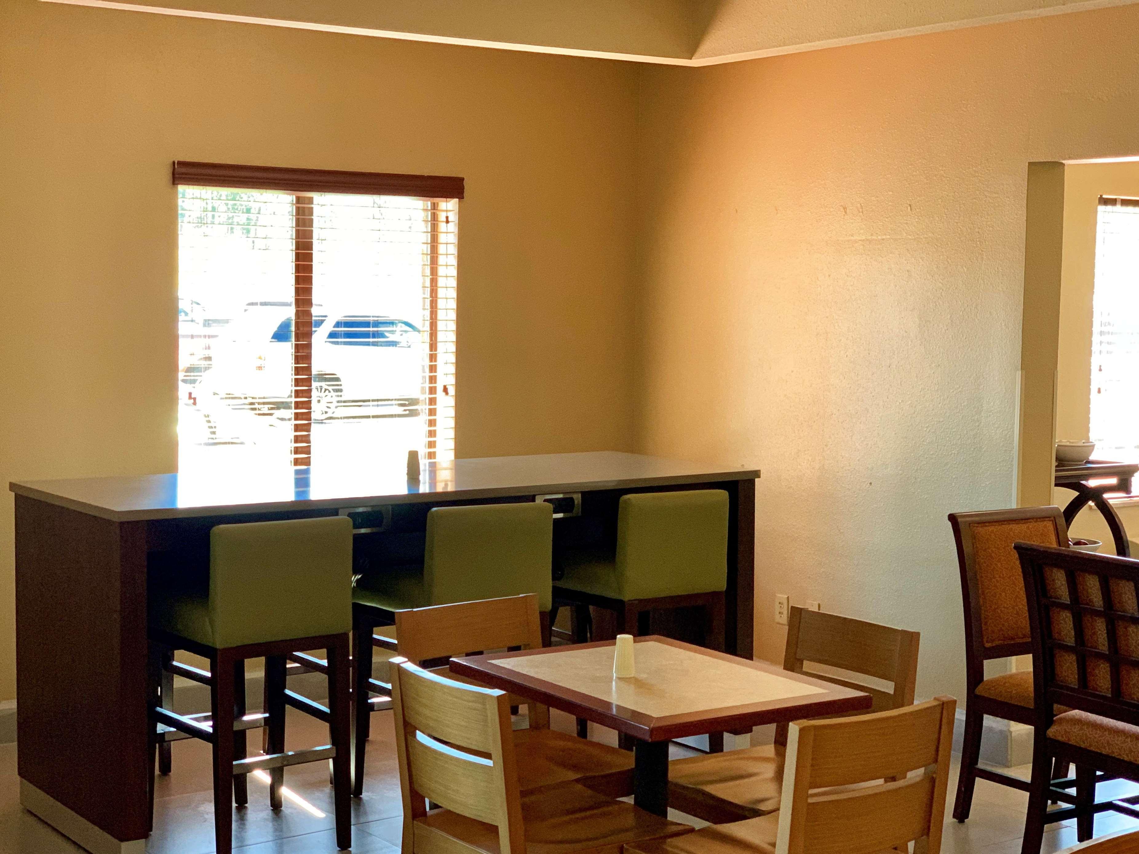 Country Inn & Suites By Radisson, Midway - Tallahassee West Exteriér fotografie