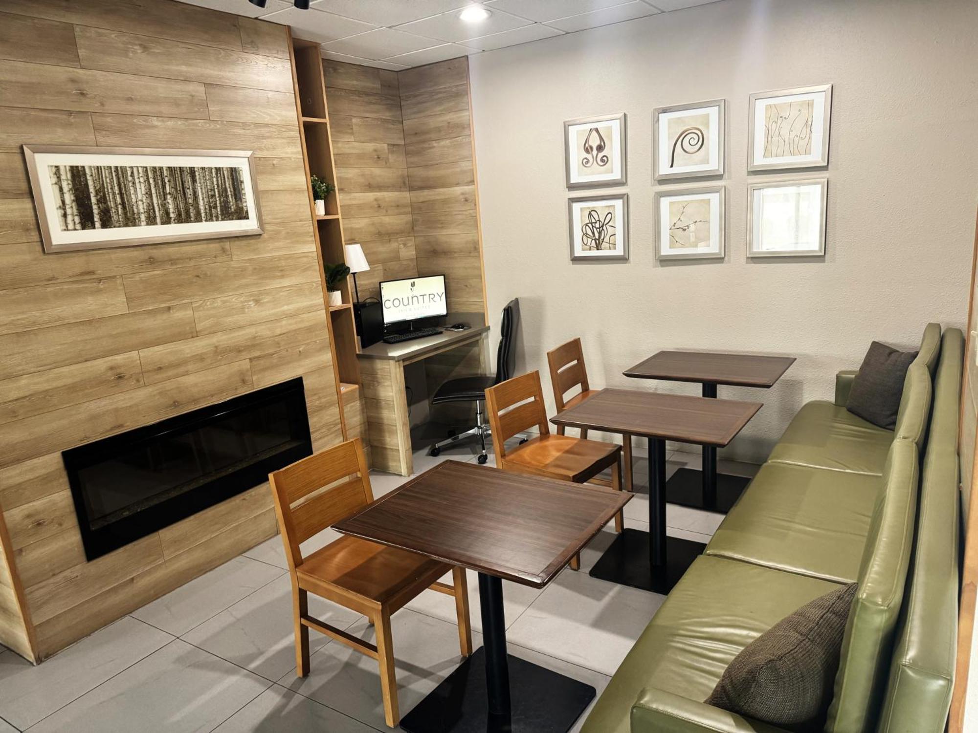 Country Inn & Suites By Radisson, Midway - Tallahassee West Exteriér fotografie